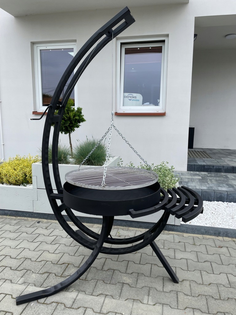 Záhradný gril AFRODYTA M1 s trojnožkou a ohniskom 75 cm – nerezový rošt, kotlík a nastaviteľná výška