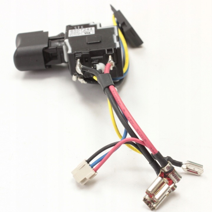 Originálny spínač Makita 650724-4 C3JW-4B pre DDF458, DHP458, BDF458 a BHP458