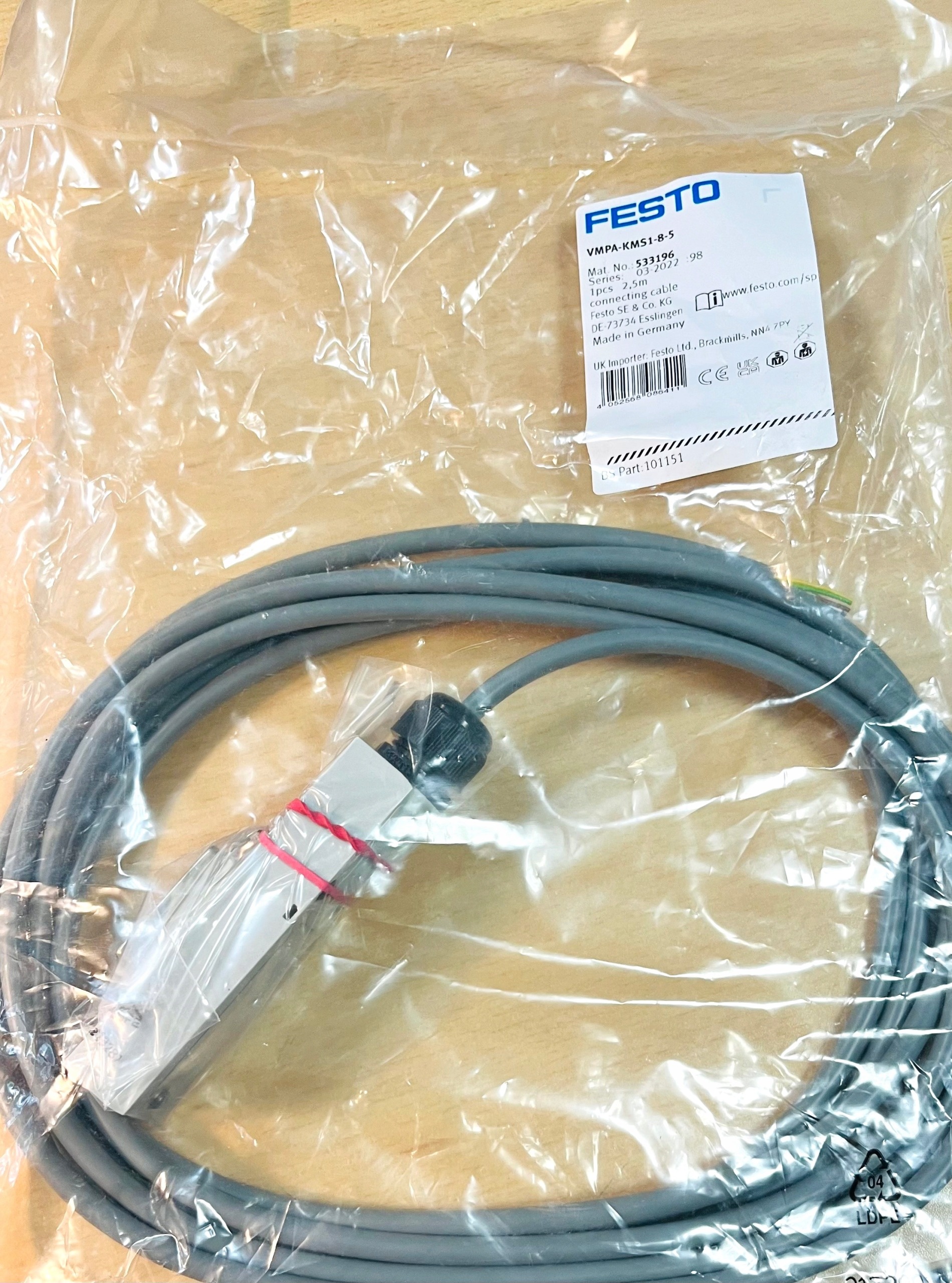 Pripojovací kábel Festo VMPA-KMS1-8-5, 5 m, 24 V DC, 533196