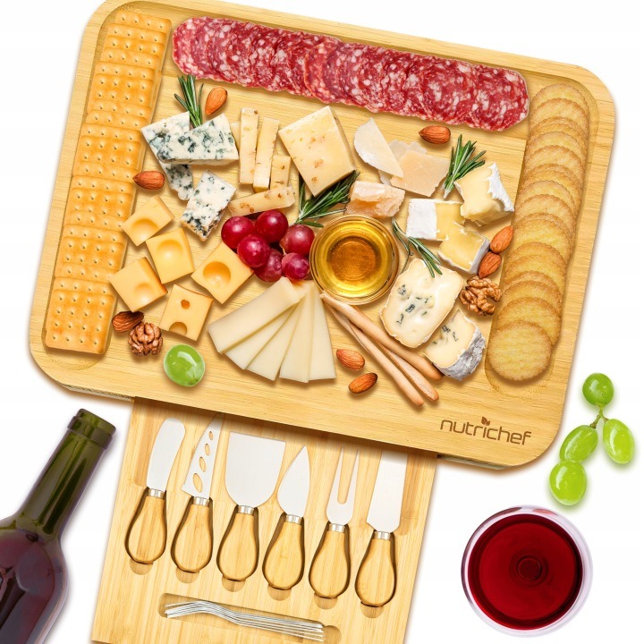 NutriChef PKCZBD93 bambusová servírovacia doska na syry 34 cm s 12-dielnym príslušenstvom