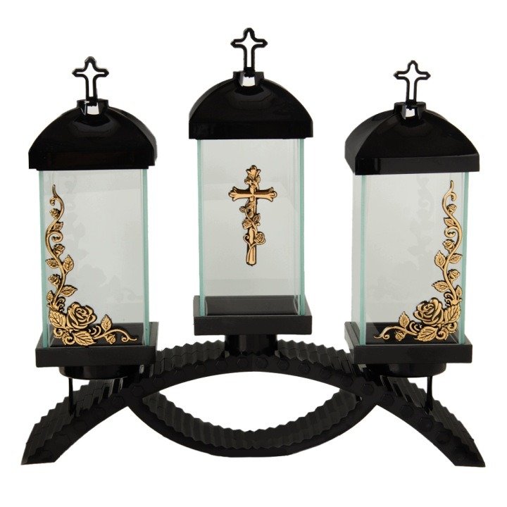 Prémiový trojitý náhrobný lampáš 41 × 40 cm – čierny so zlatými dekoráciami a elegantným krížom