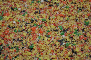 Krmivo pre papagáje - Orlux frutti patee 0,5 kg amadín, kanárik, vajcia